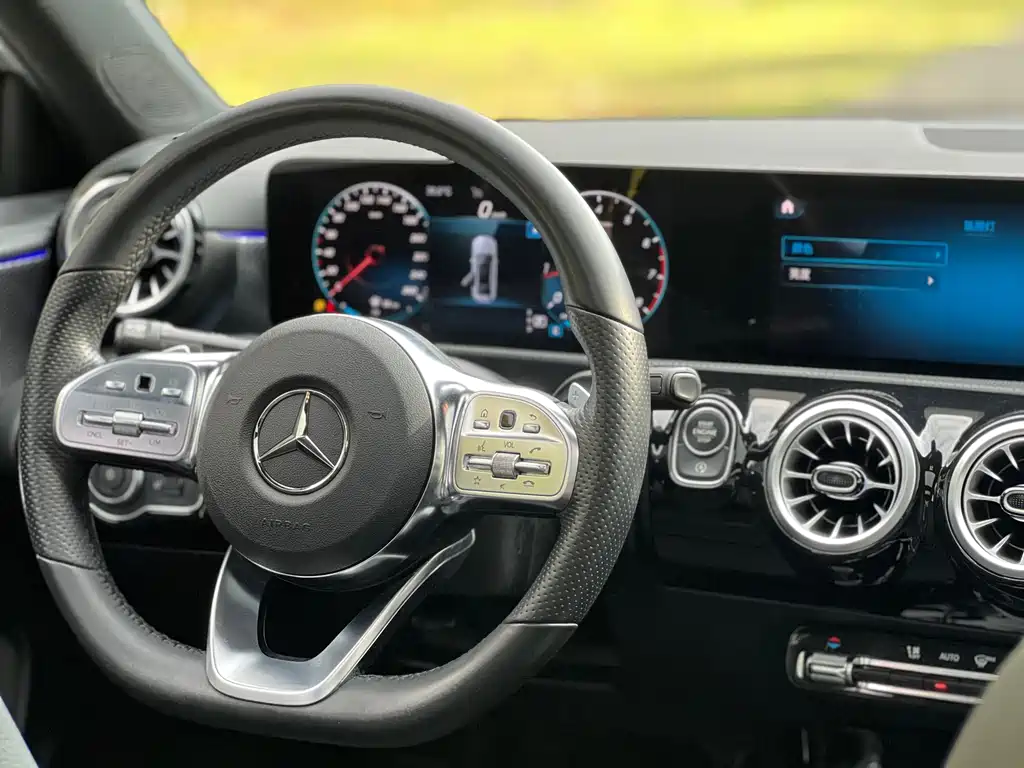 Mercedes-Benz A-Class — фото 13