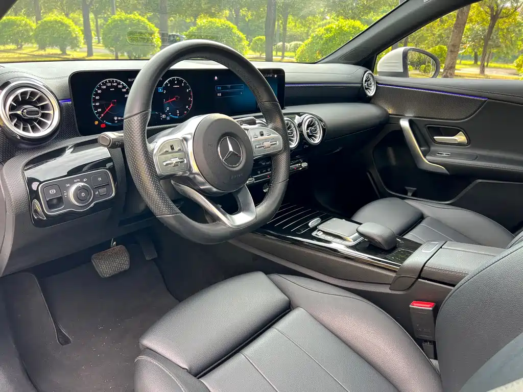 Mercedes-Benz A-Class — фото 10