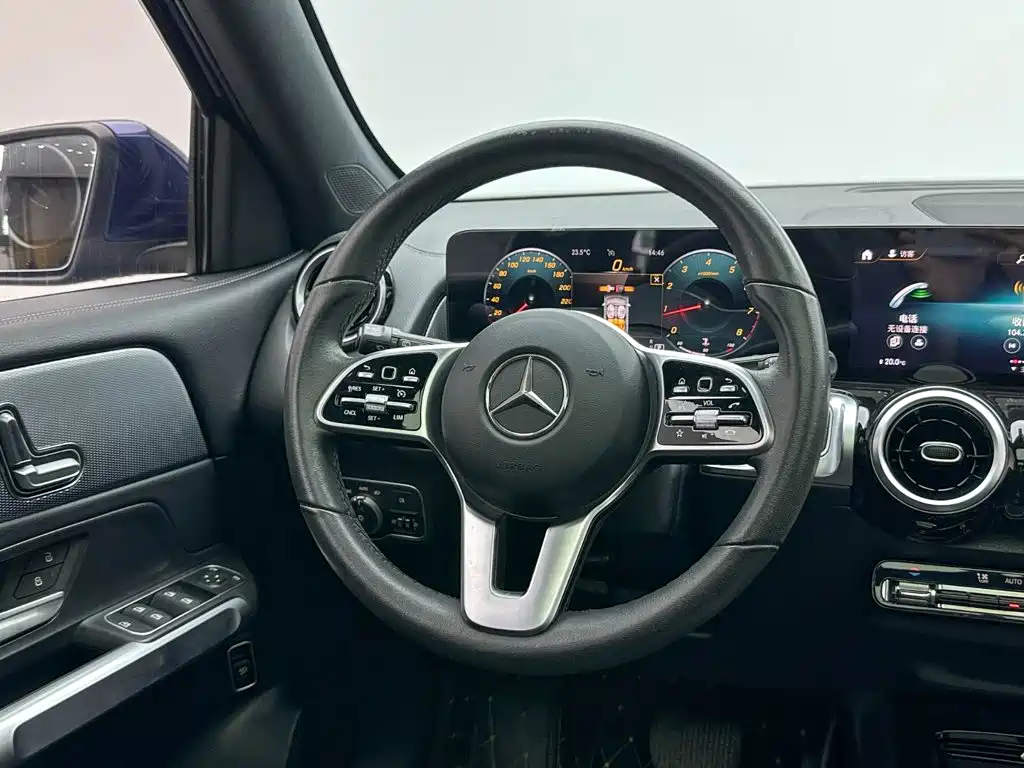 Mercedes-Benz GLB — фото 22