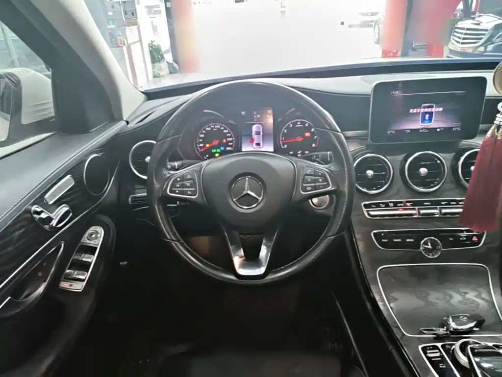 Mercedes-Benz C-Class — фото 11