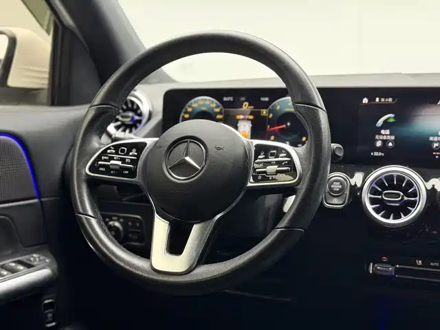 Mercedes-Benz GLA — фото 17