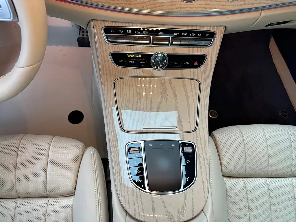 Mercedes-Benz E-Class (Import) — фото 9