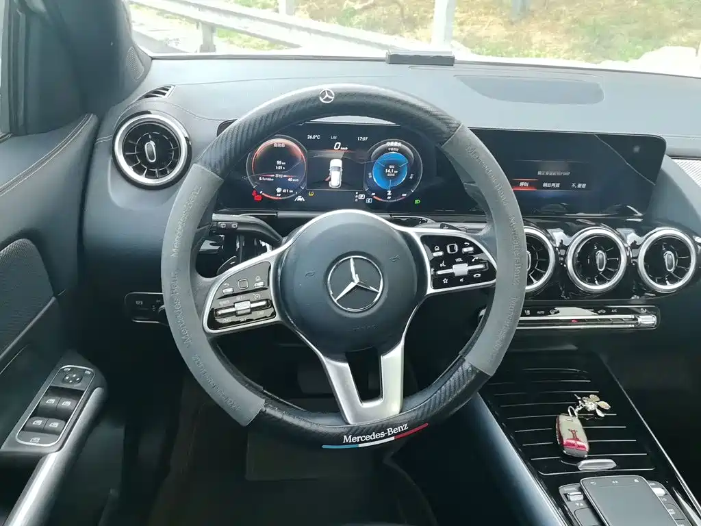 Mercedes-Benz GLA — фото 3