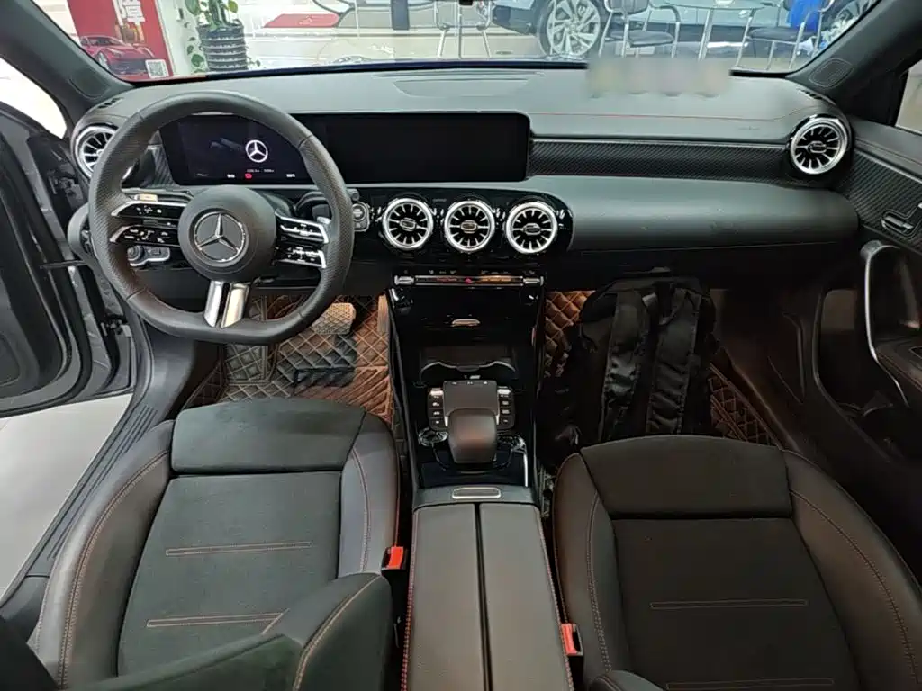 Mercedes-Benz A-Class — фото 10
