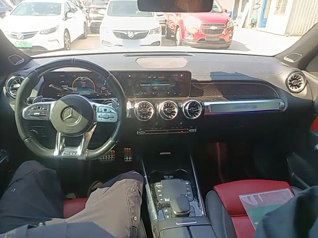 Mercedes-Benz GLB AMG — фото 10
