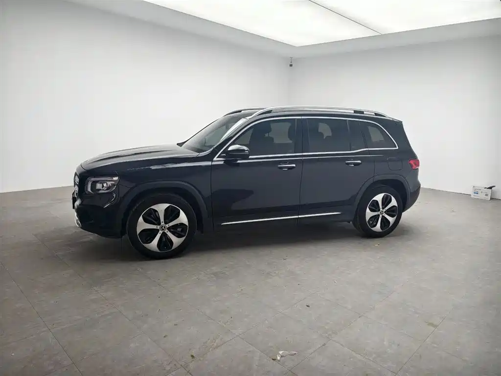 Mercedes-Benz GLB — фото 10