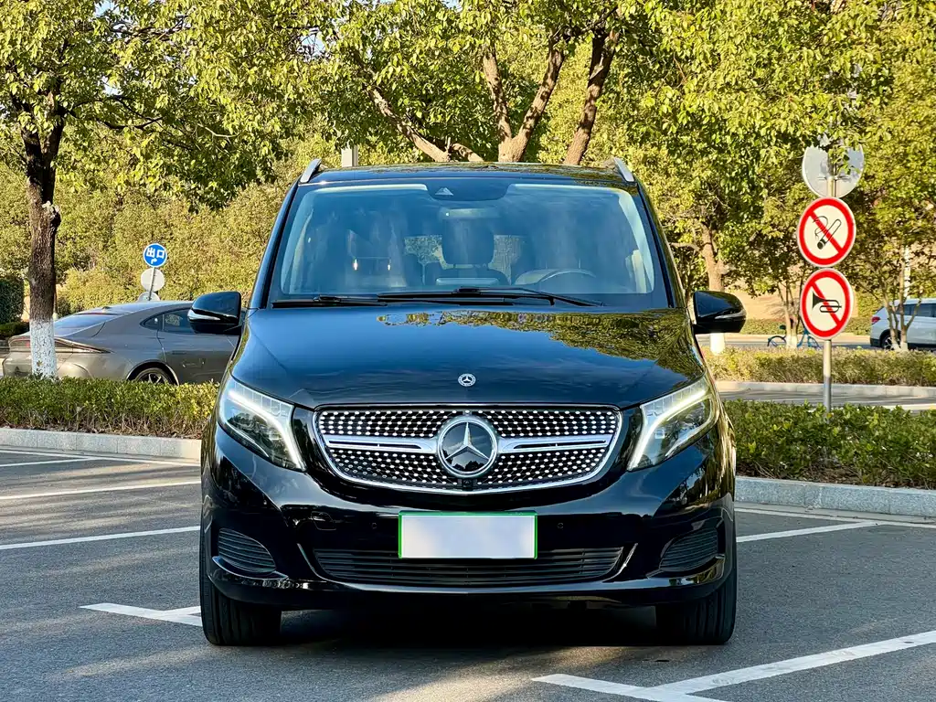Mercedes-Benz V-Class — фото 2