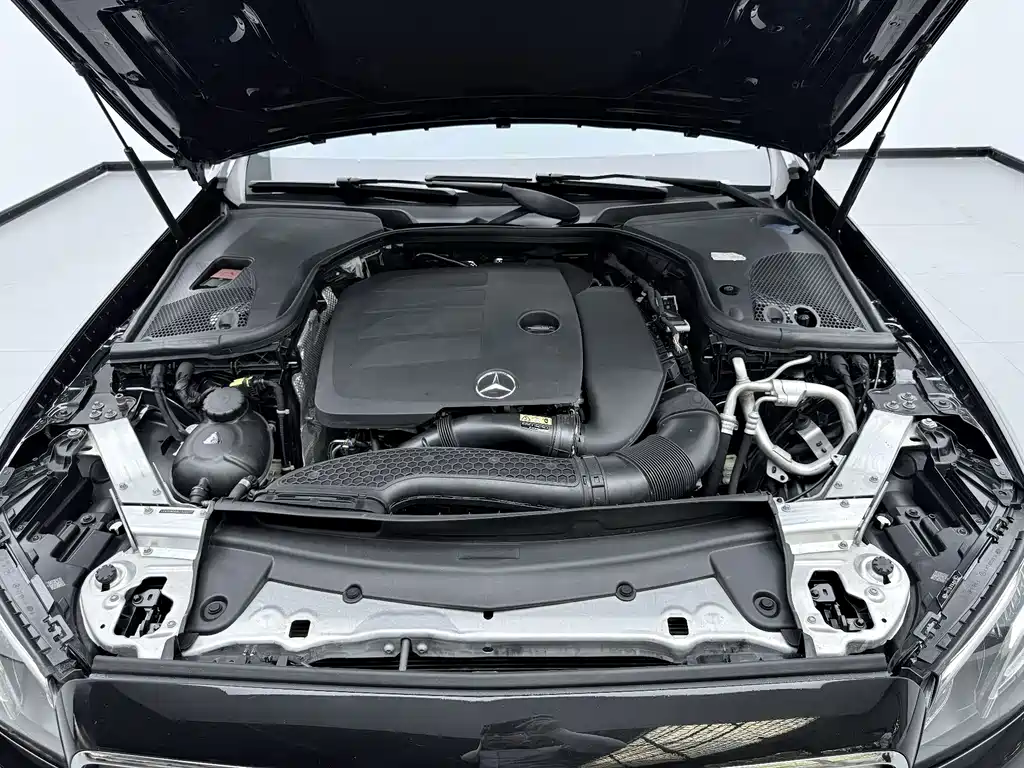 Mercedes-Benz E-Class — фото 11
