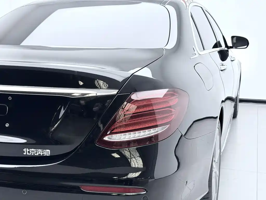 Mercedes-Benz E-Class — фото 10