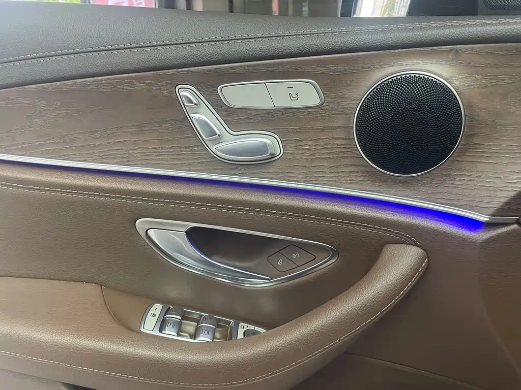 Mercedes-Benz E-Class — фото 20