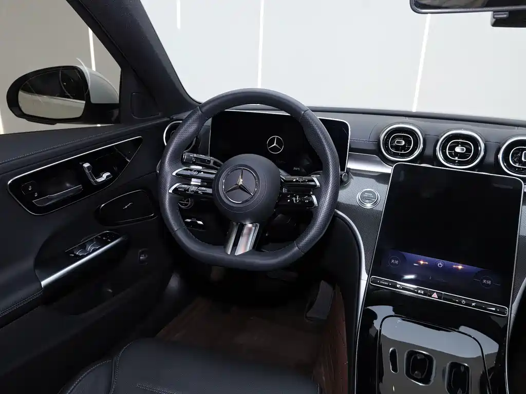 Mercedes-Benz C-Class — фото 11