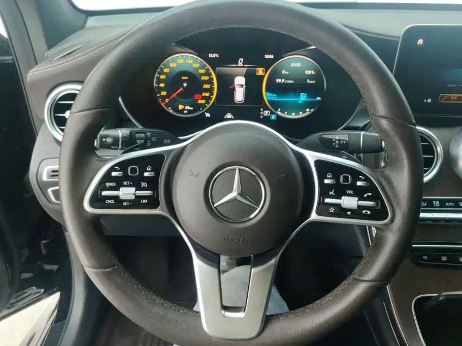 Mercedes-Benz GLC — фото 15