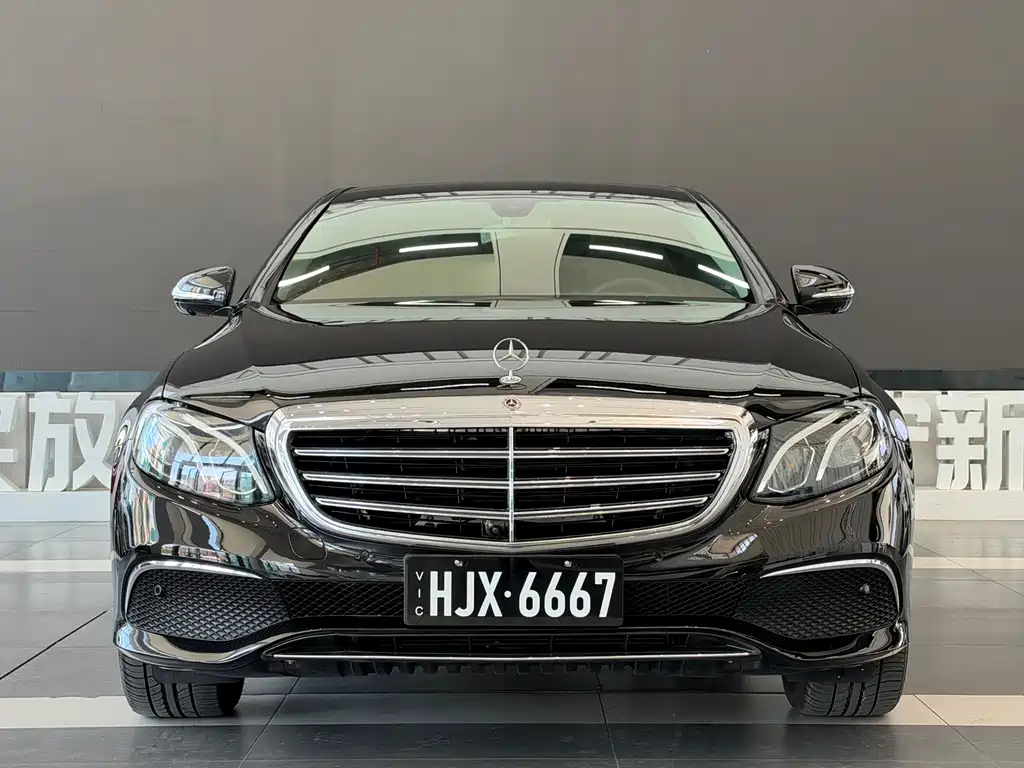 Mercedes-Benz E-Class — фото 2