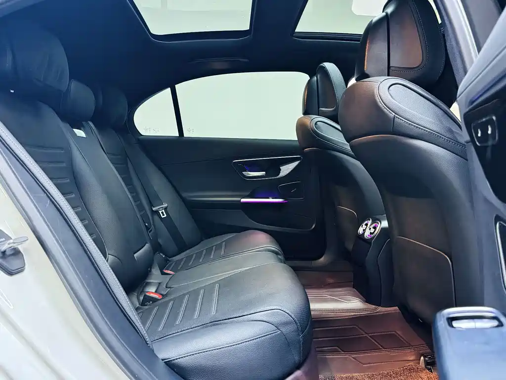 Mercedes-Benz C-Class — фото 14