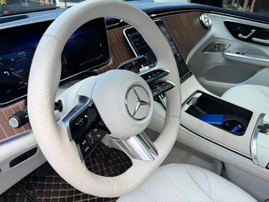 Mercedes-Benz EQE SUV — фото 4