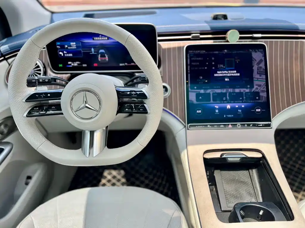 Mercedes-Benz EQE SUV — фото 6