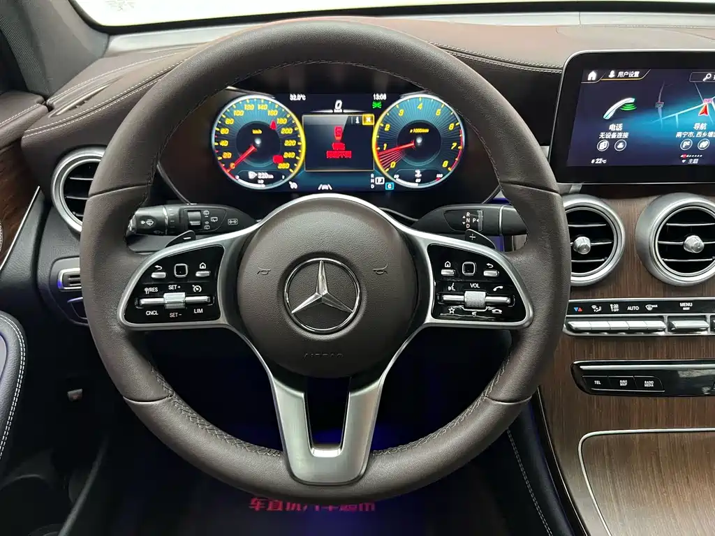 Mercedes-Benz GLC — фото 14
