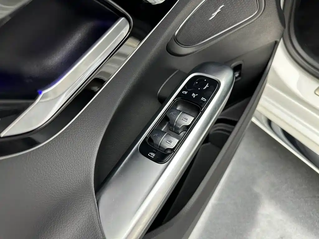 Mercedes-Benz C-Class — фото 14