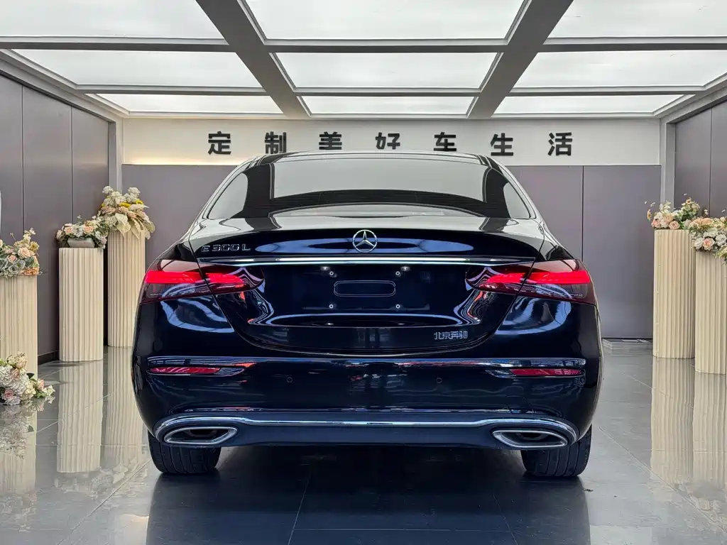 Mercedes-Benz E-Class — фото 14