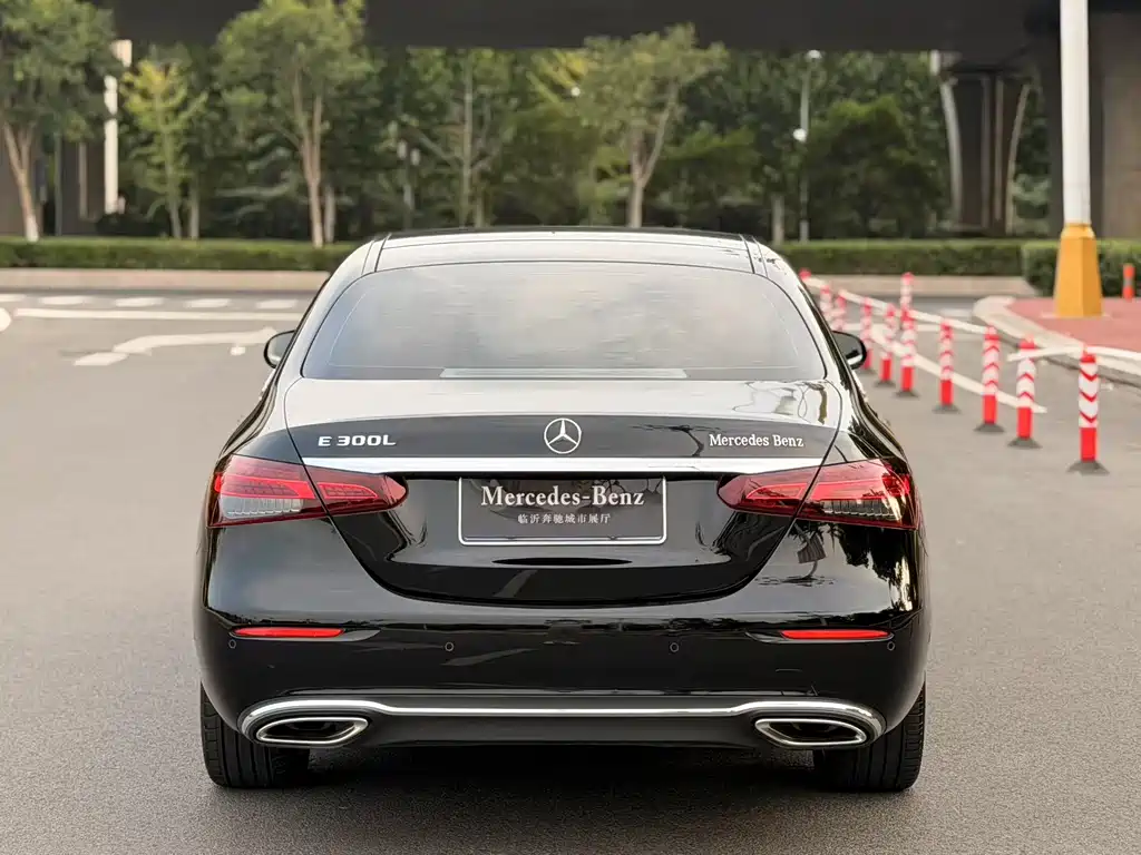 Mercedes-Benz E-Class — фото 5