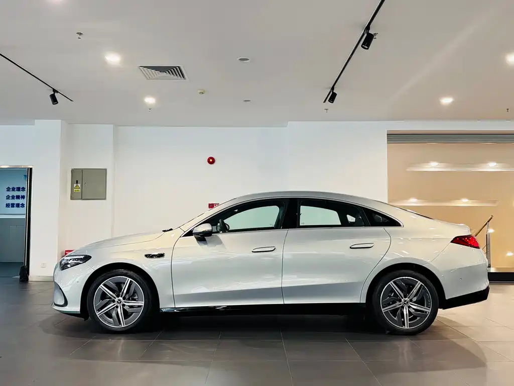 Mercedes-Benz CLA New Energy — фото 3