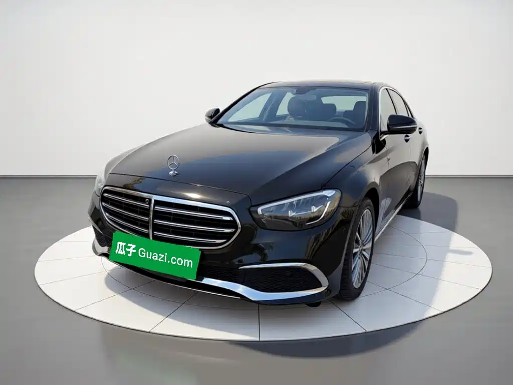 Mercedes-Benz E-Class — фото 2