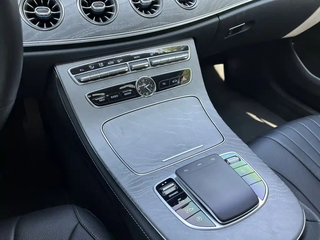 Mercedes-Benz CLS — фото 13