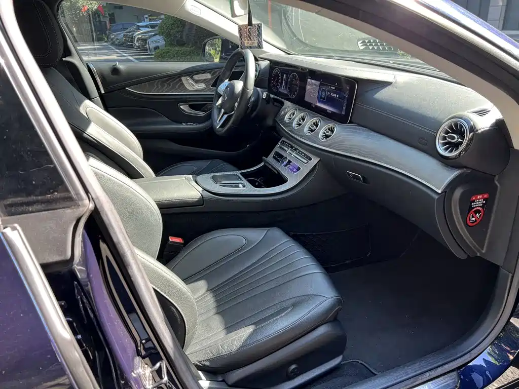 Mercedes-Benz CLS — фото 8