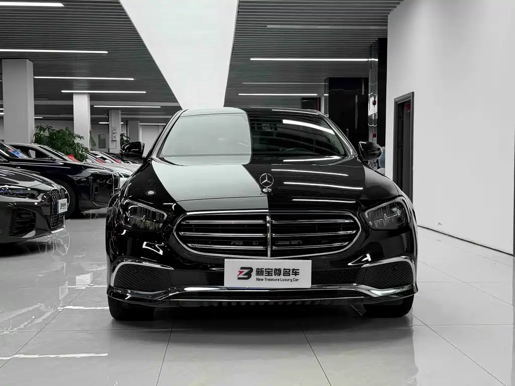 Mercedes-Benz E-Class — фото 2