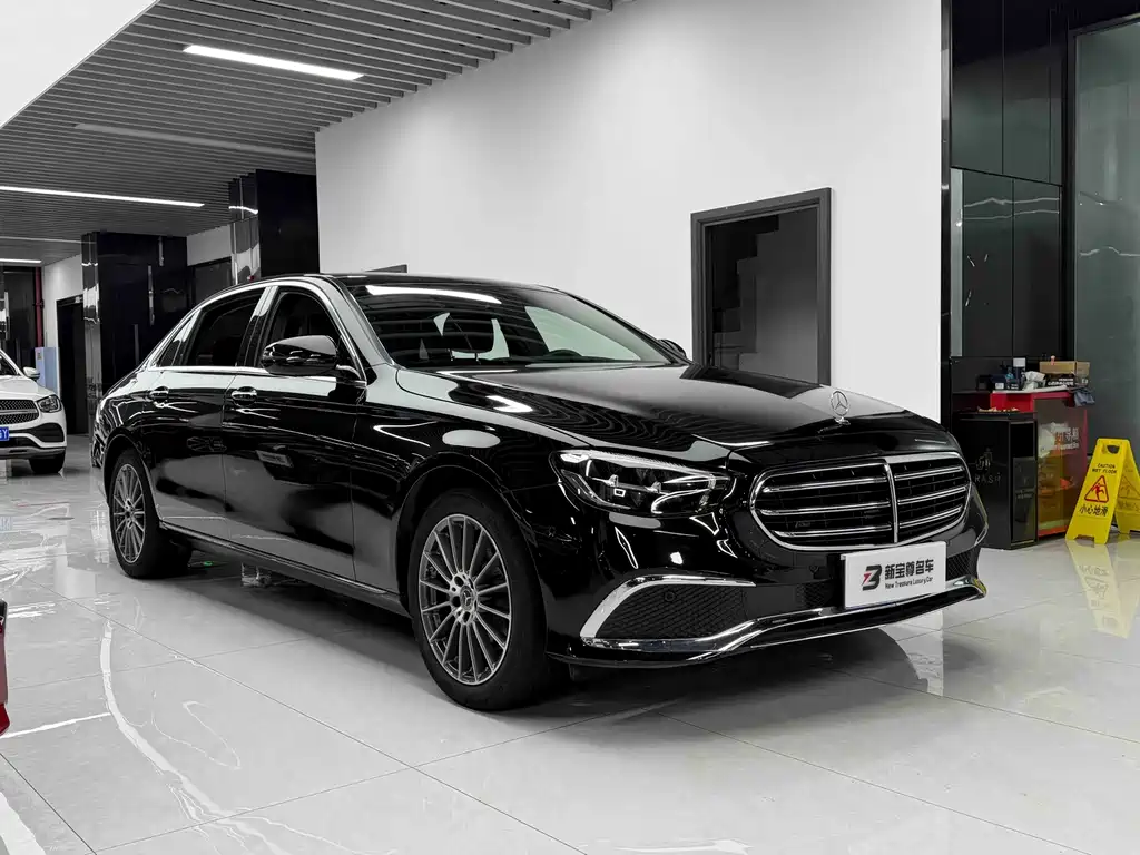 Mercedes-Benz E-Class — фото 3