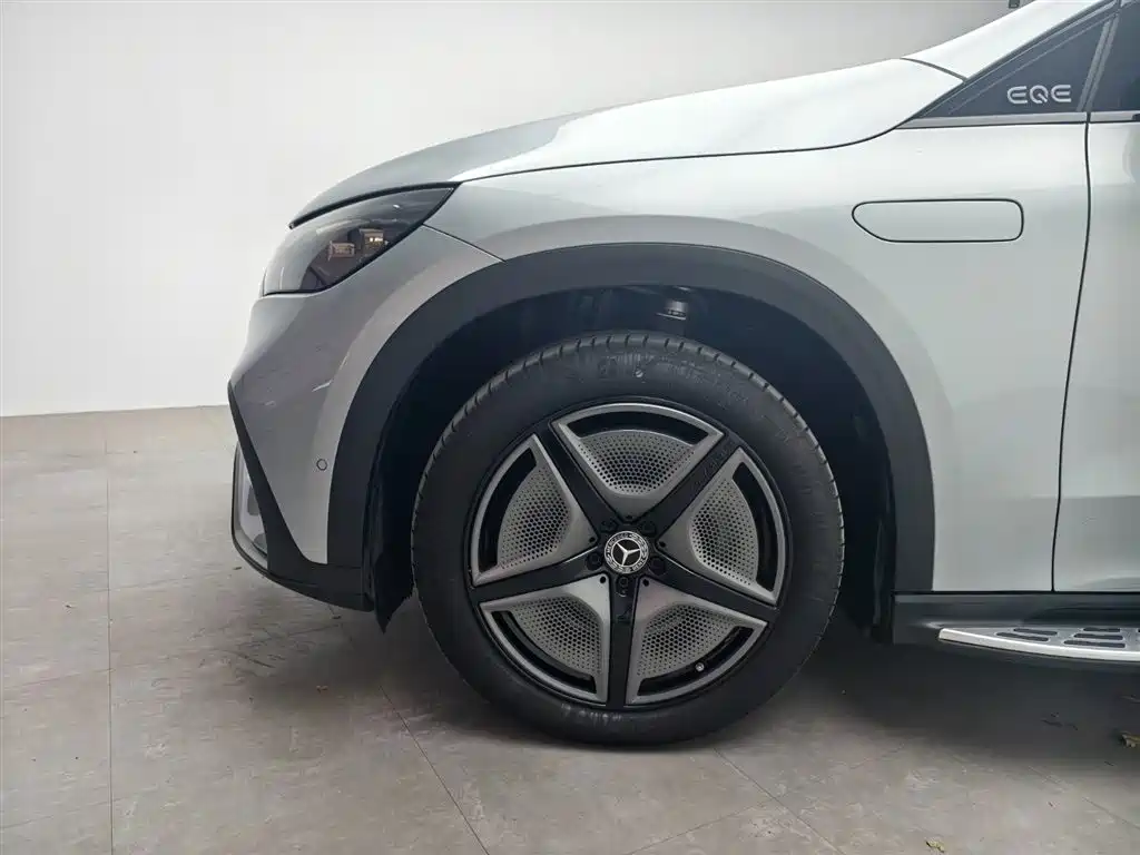 Mercedes-Benz EQE SUV — фото 2