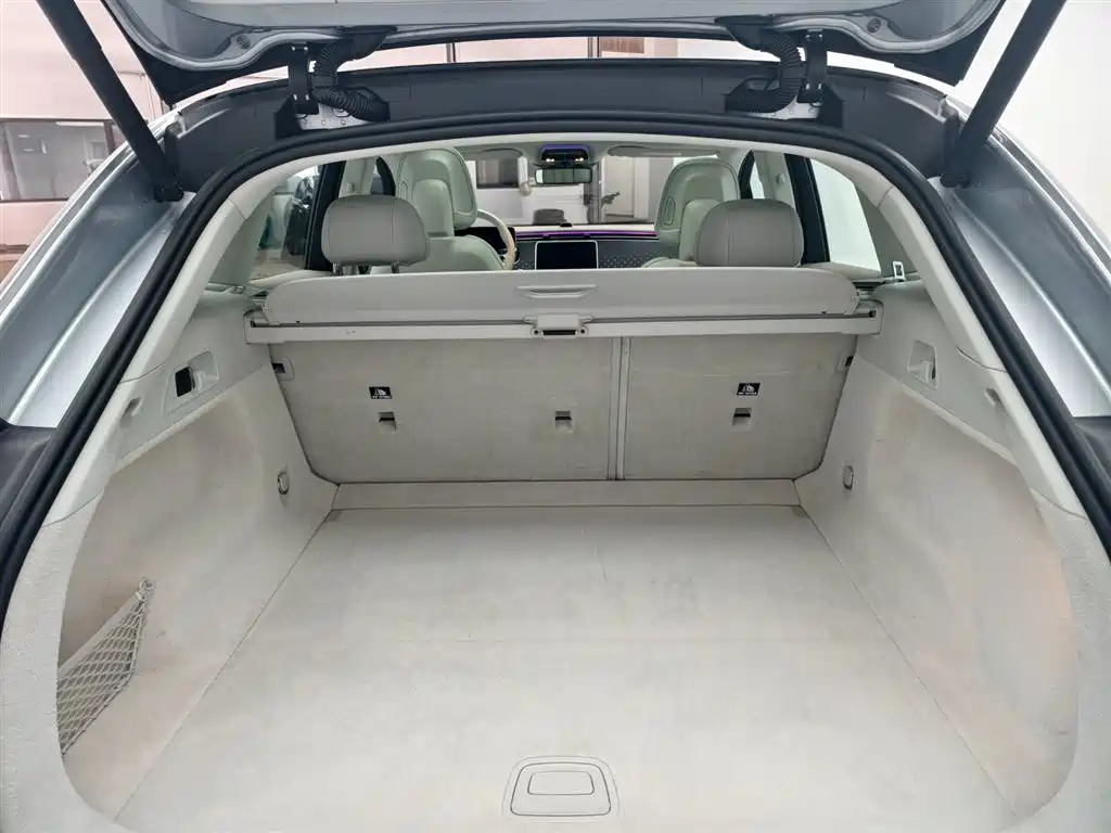 Mercedes-Benz EQE SUV — фото 13