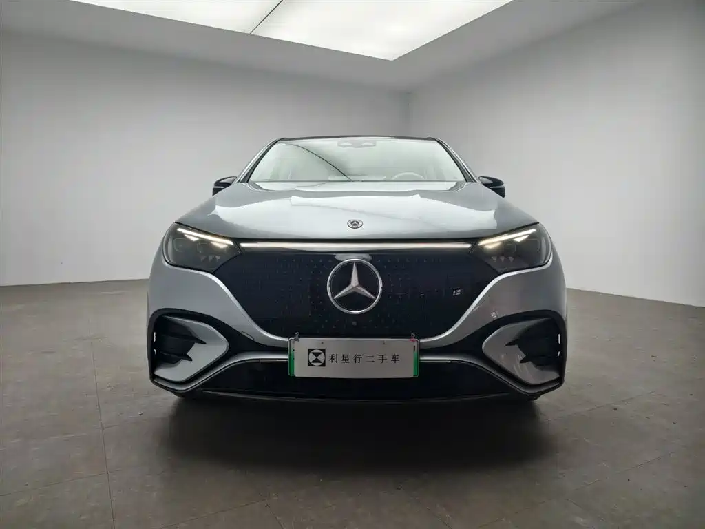 Mercedes-Benz EQE SUV — фото 14