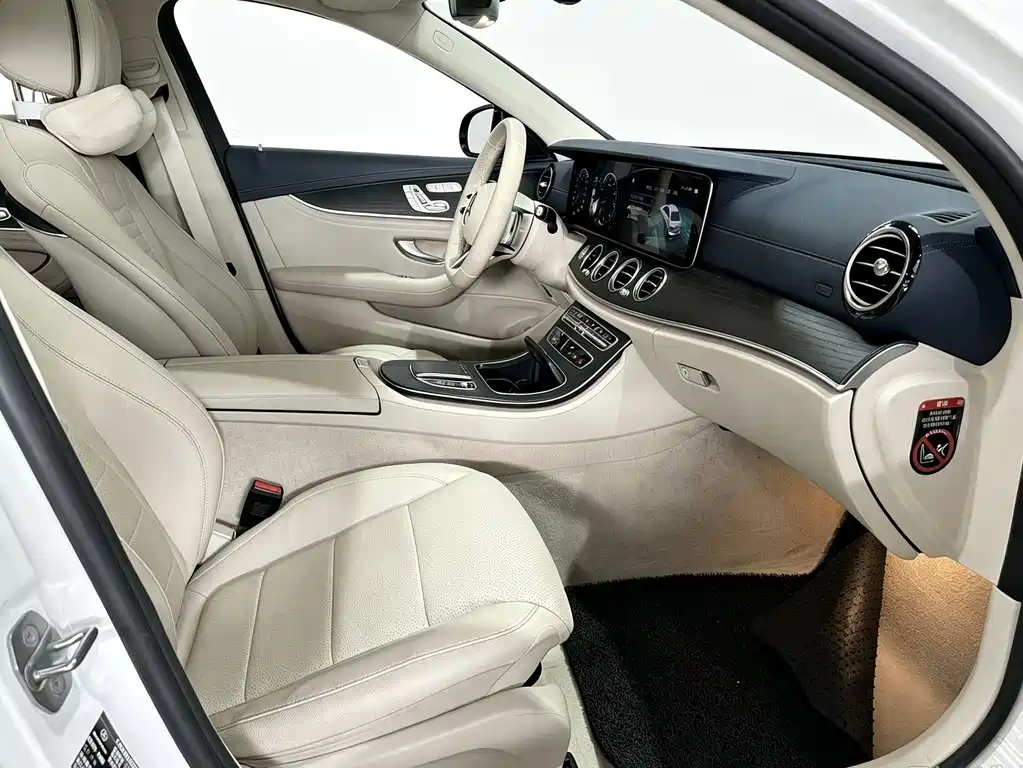Mercedes-Benz E-Class — фото 10