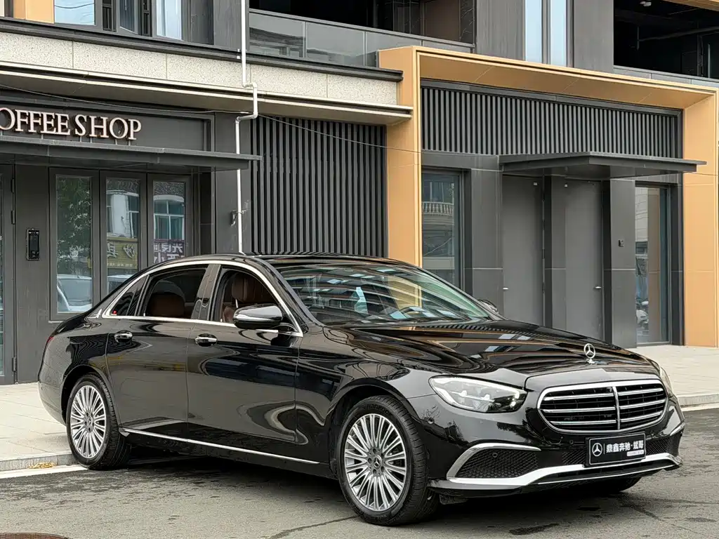 Mercedes-Benz E-Class — фото 3