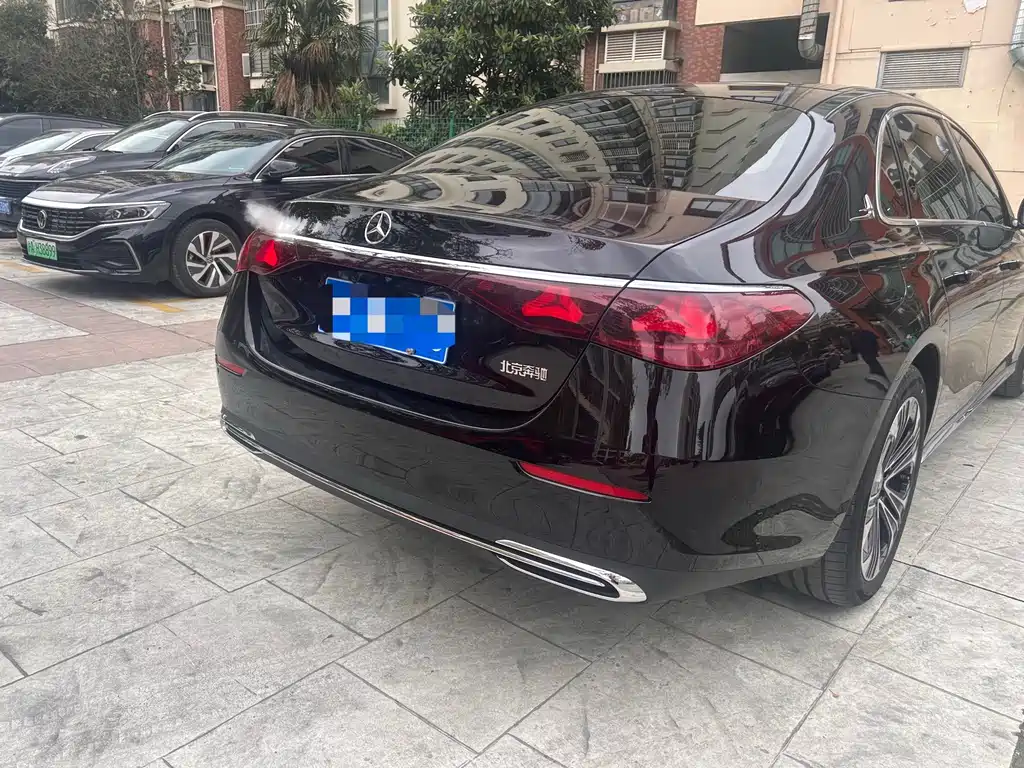Mercedes-Benz E-Class — фото 4