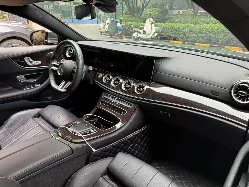 Mercedes-Benz E-Class (Import) — фото 4