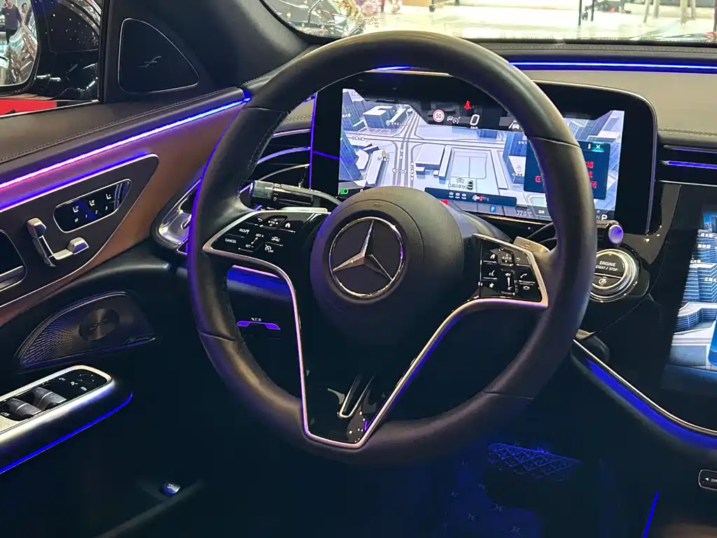 Mercedes-Benz E-Class — фото 13