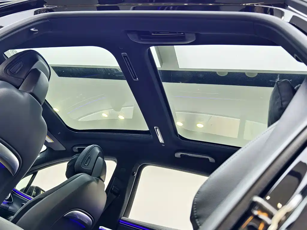 Mercedes-Benz EQS SUV — фото 11