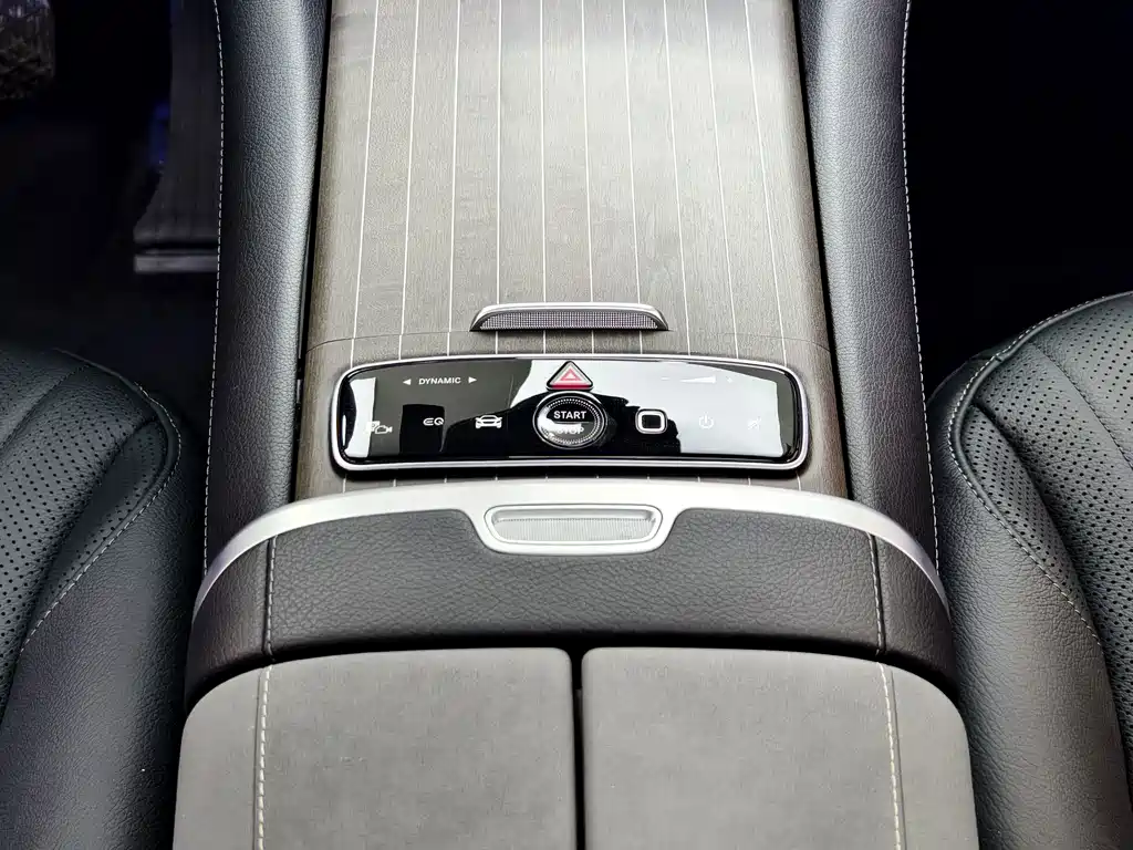 Mercedes-Benz EQS SUV — фото 13