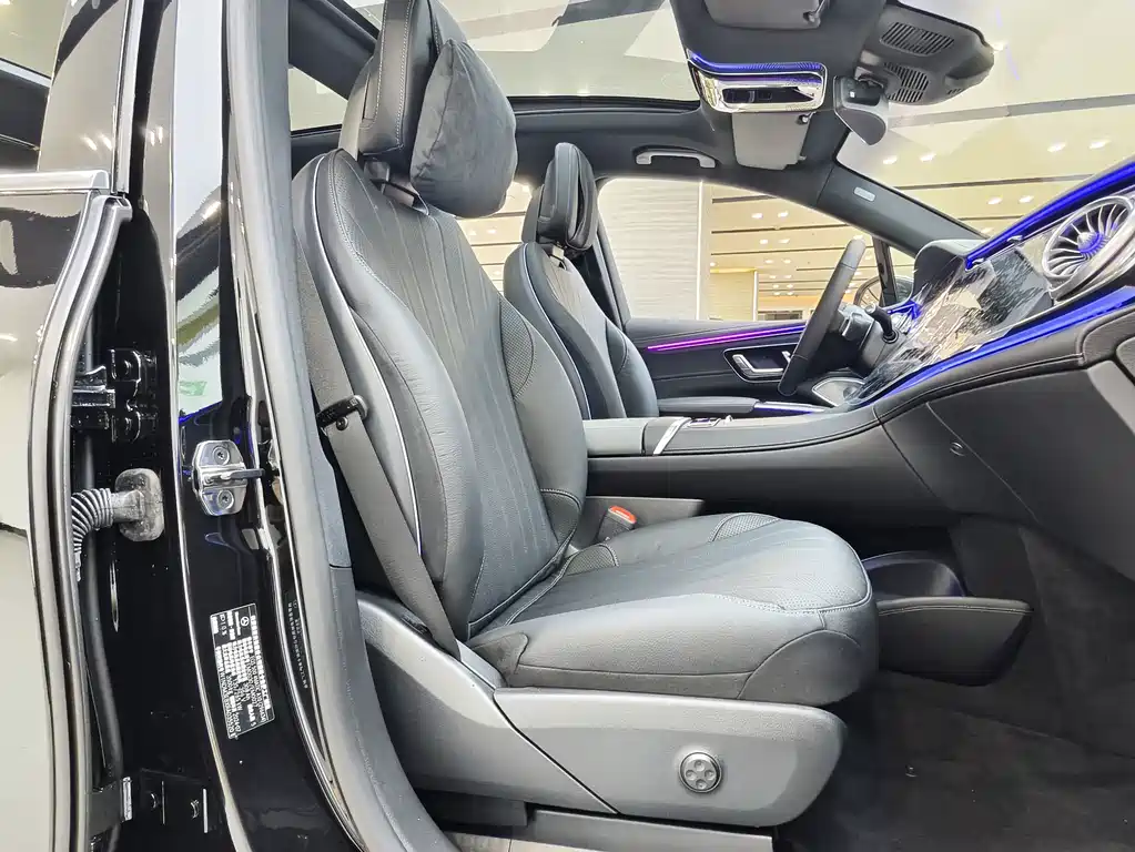 Mercedes-Benz EQS SUV — фото 7