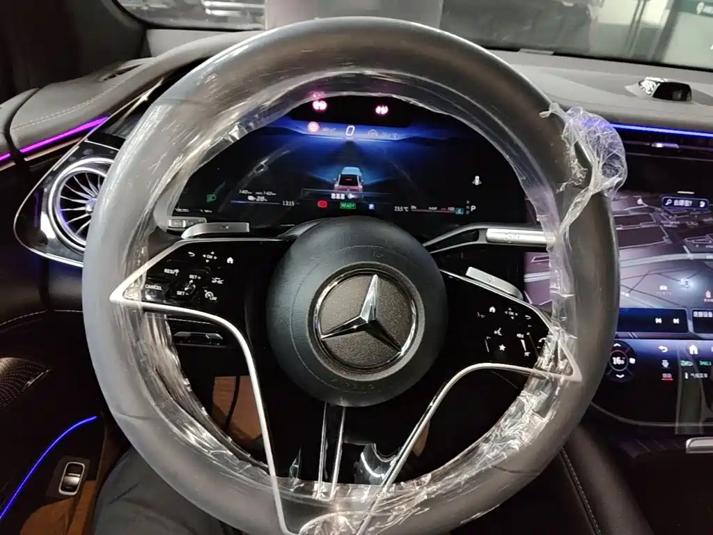 Mercedes-Benz EQS SUV — фото 11