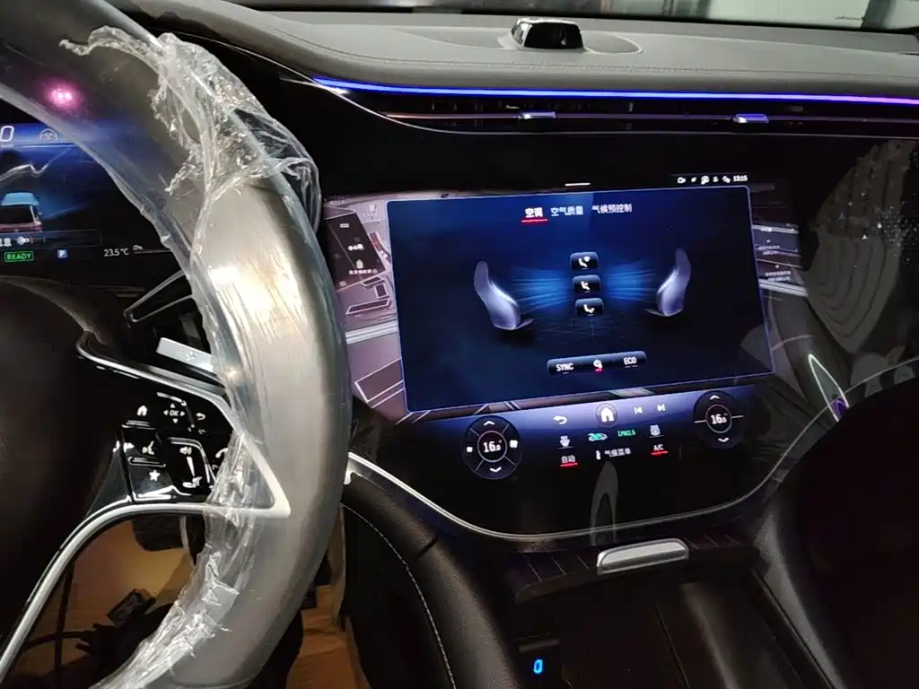 Mercedes-Benz EQS SUV — фото 13