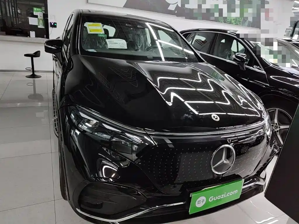 Mercedes-Benz EQS SUV — фото 3