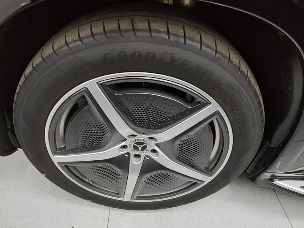 Mercedes-Benz EQS SUV — фото 23