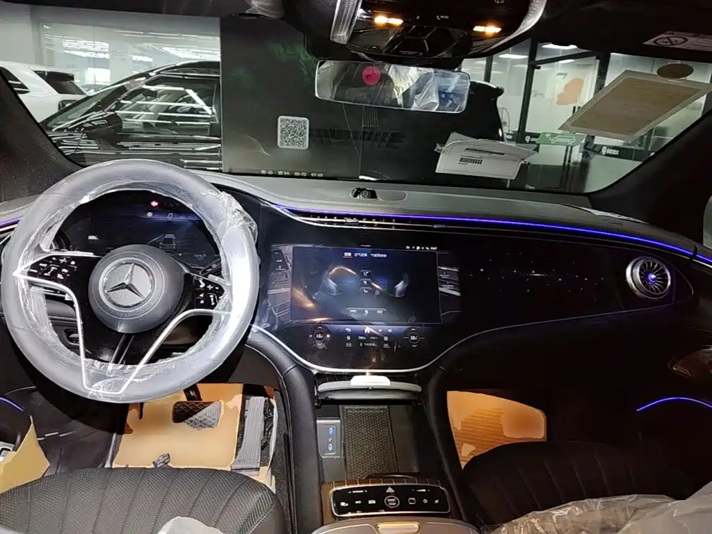 Mercedes-Benz EQS SUV — фото 10