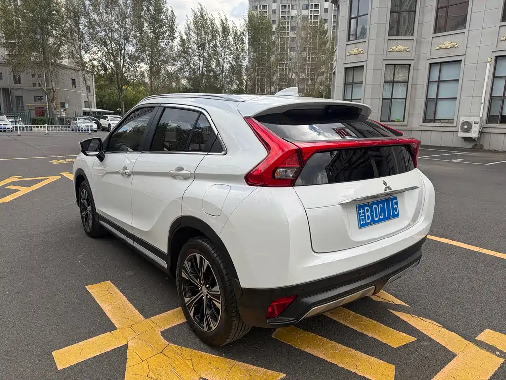 Mitsubishi Eclipse Cross — фото 5