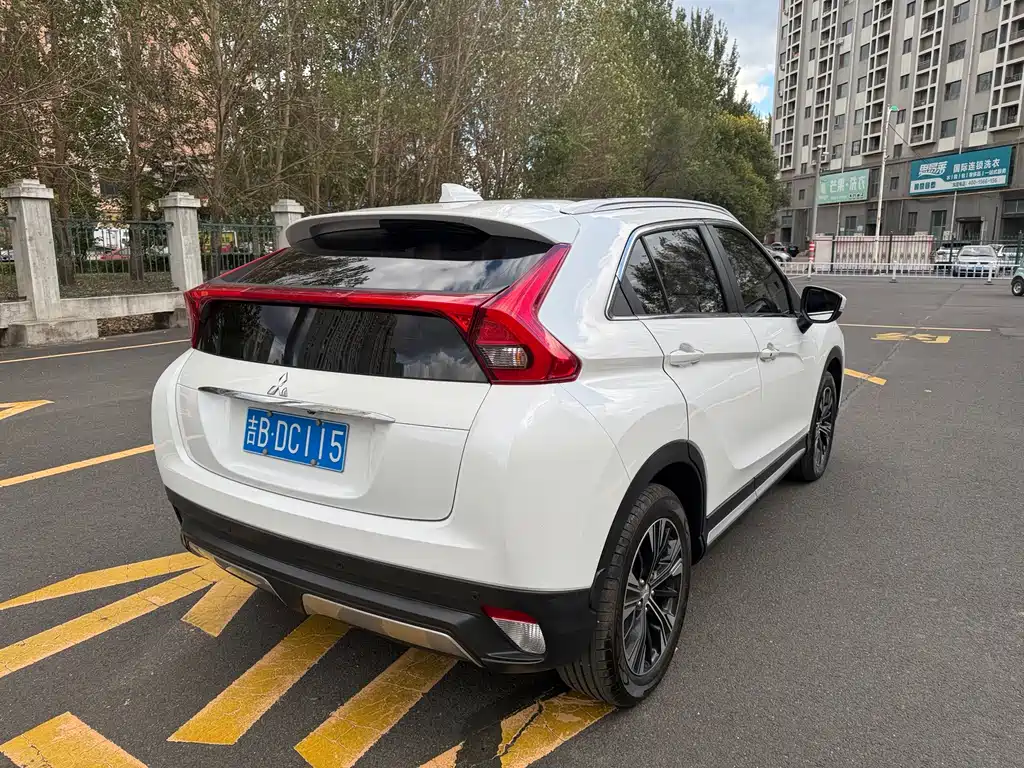 Mitsubishi Eclipse Cross — фото 6