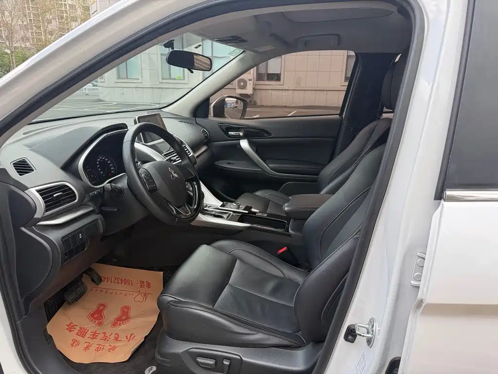 Mitsubishi Eclipse Cross — фото 7