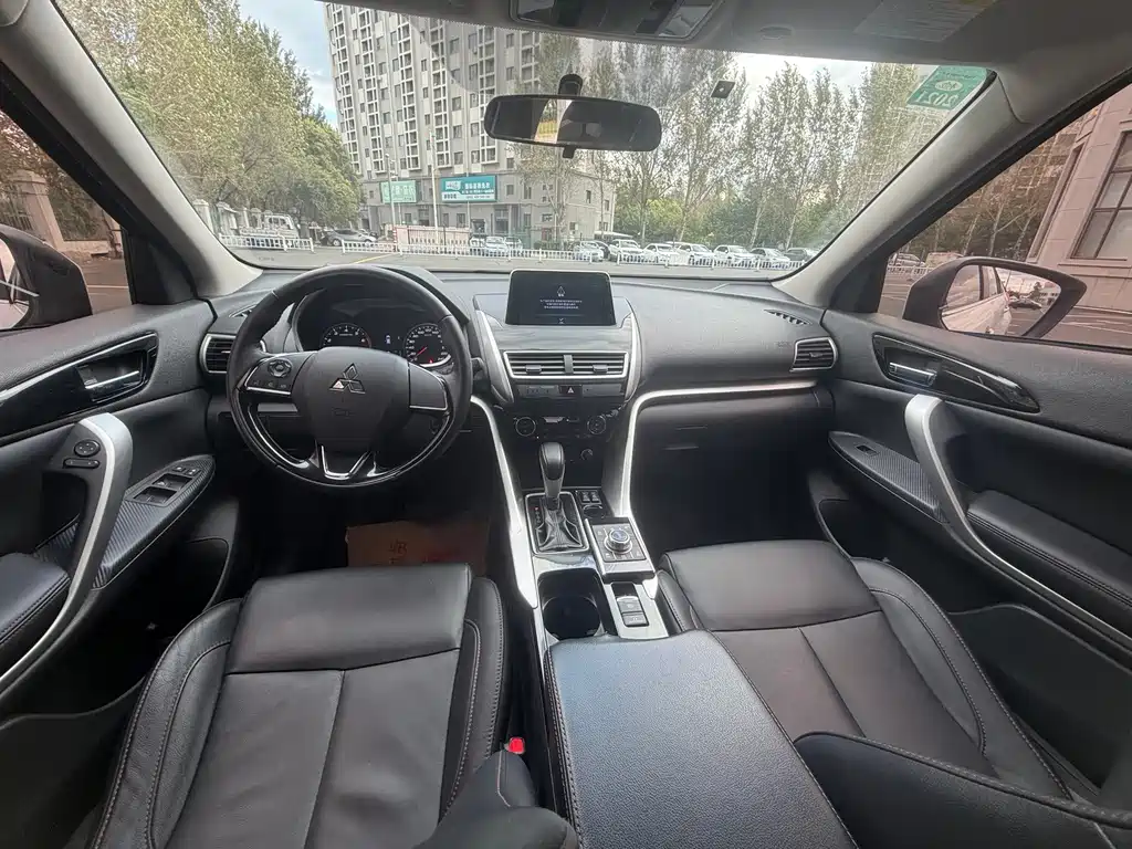 Mitsubishi Eclipse Cross — фото 9